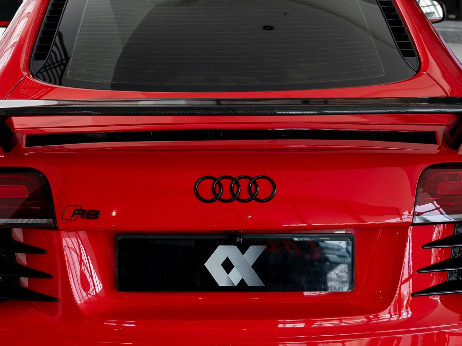 Audi R8-23