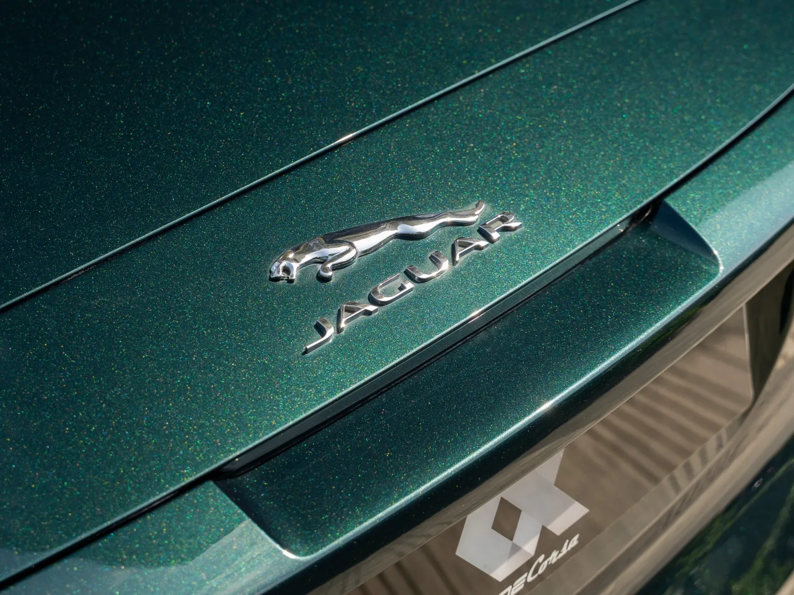 Jaguar F-Type V8S Convertible-12