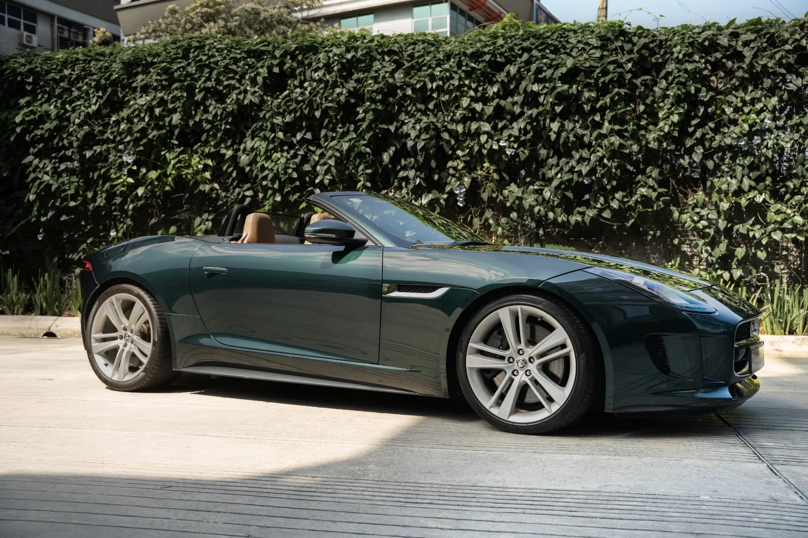 Jaguar F-Type V8S Convertible-17