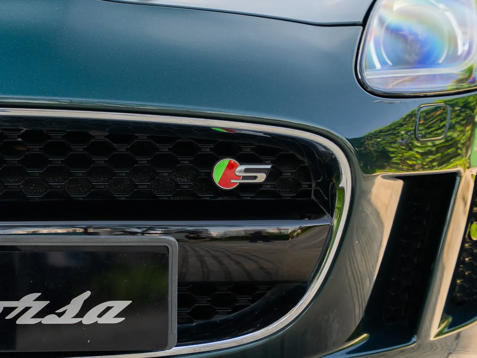 Jaguar F-Type V8S Convertible-18