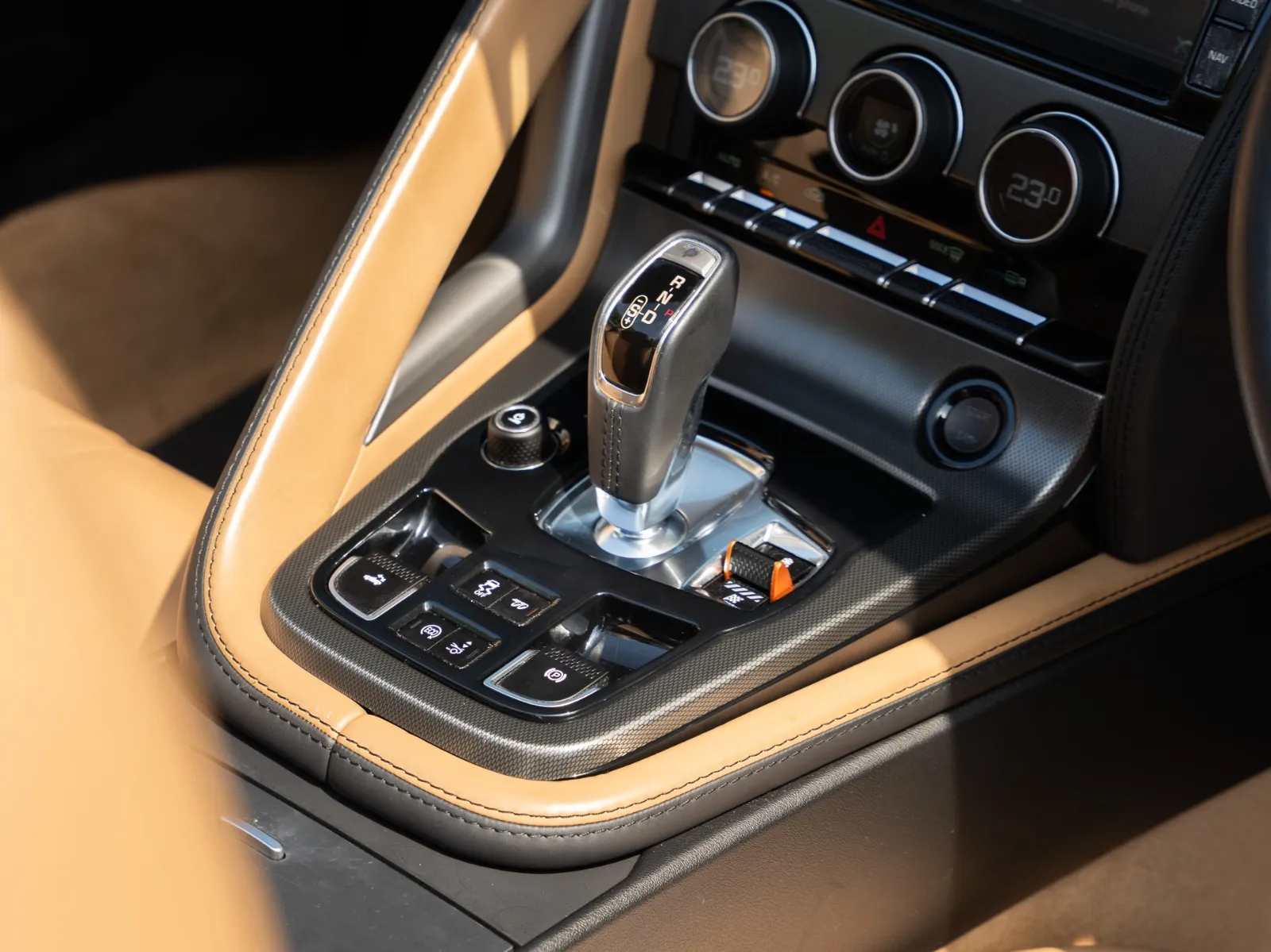 Jaguar F-Type V8S Convertible-23