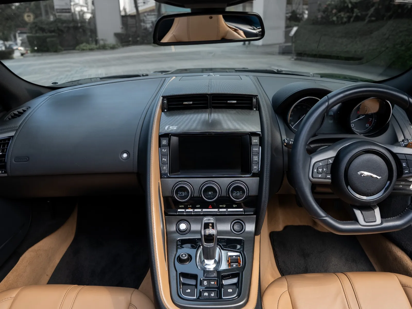 Jaguar F-Type V8S Convertible-26