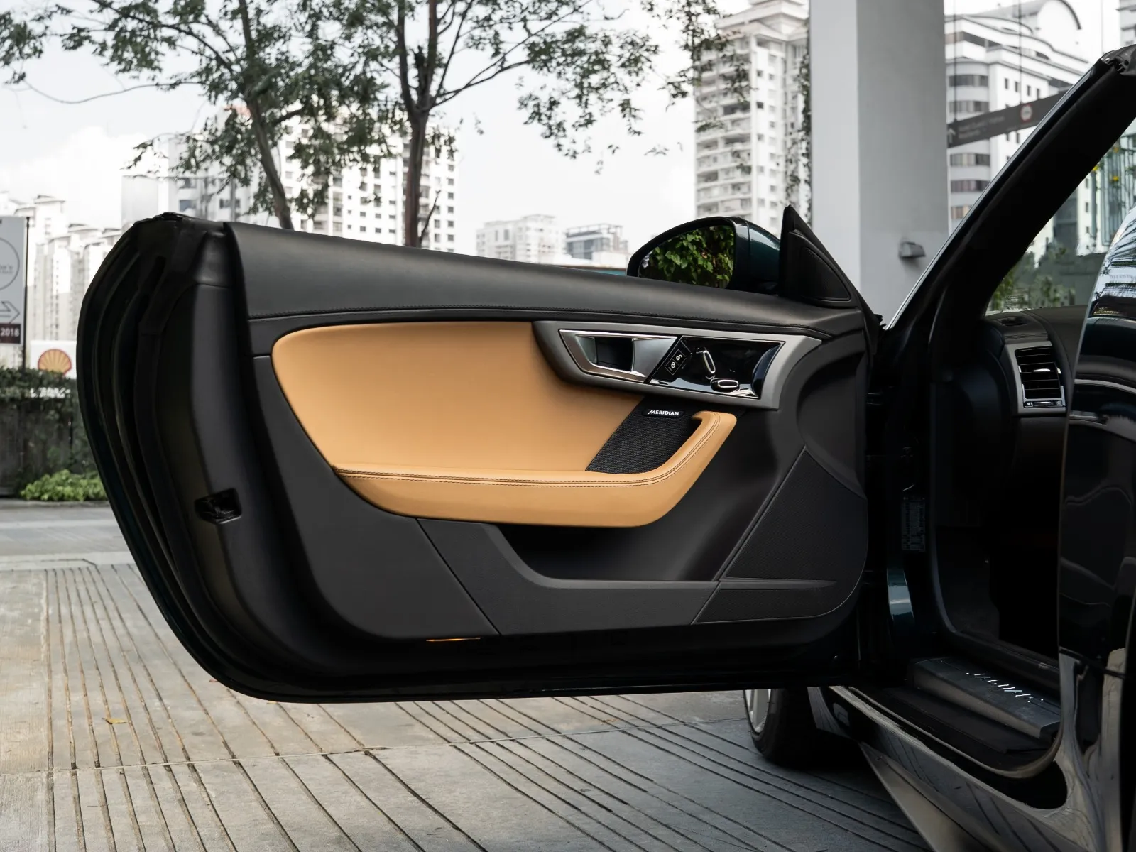 Jaguar F-Type V8S Convertible-27