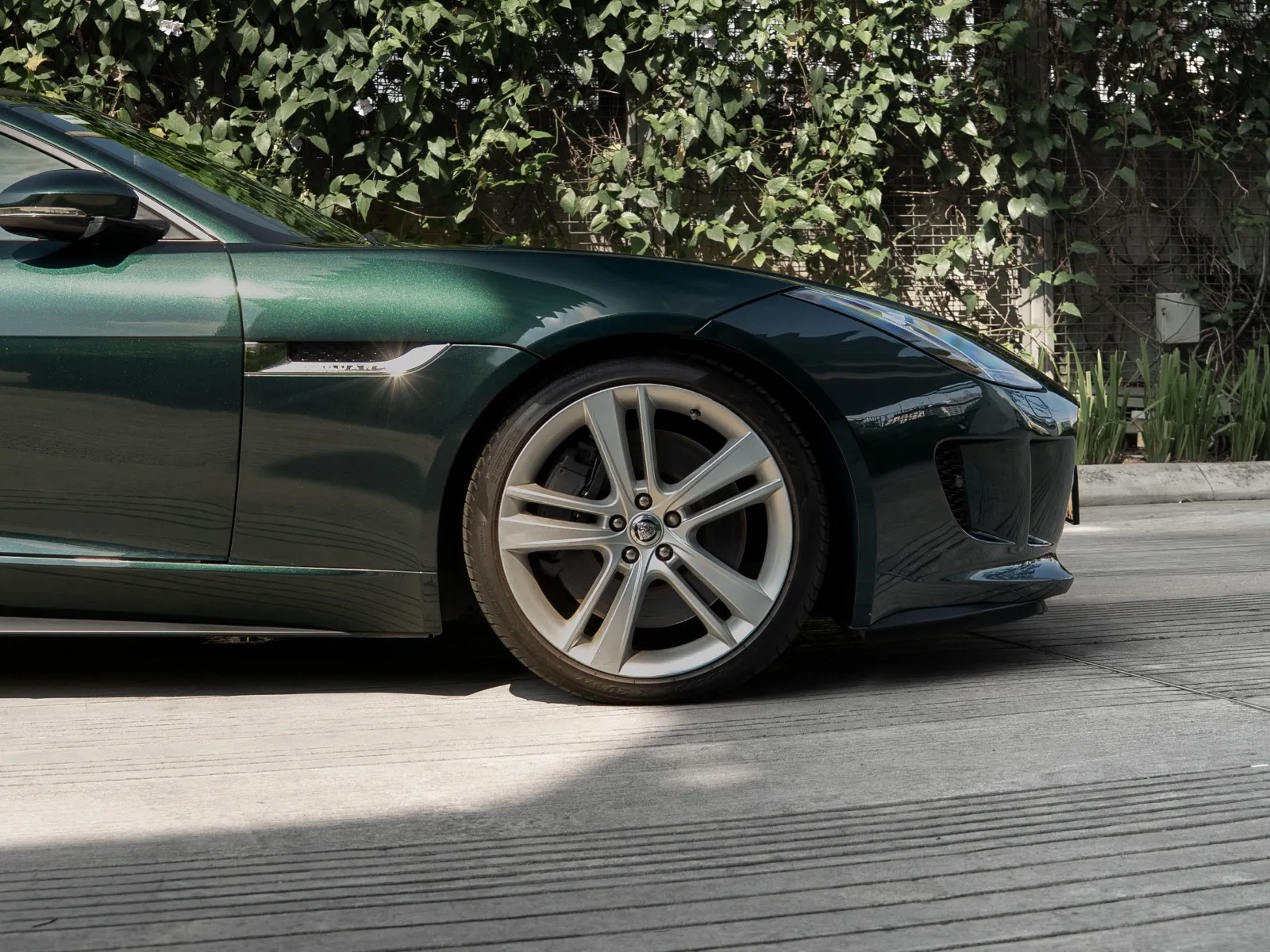 Jaguar F-Type V8S Convertible-3