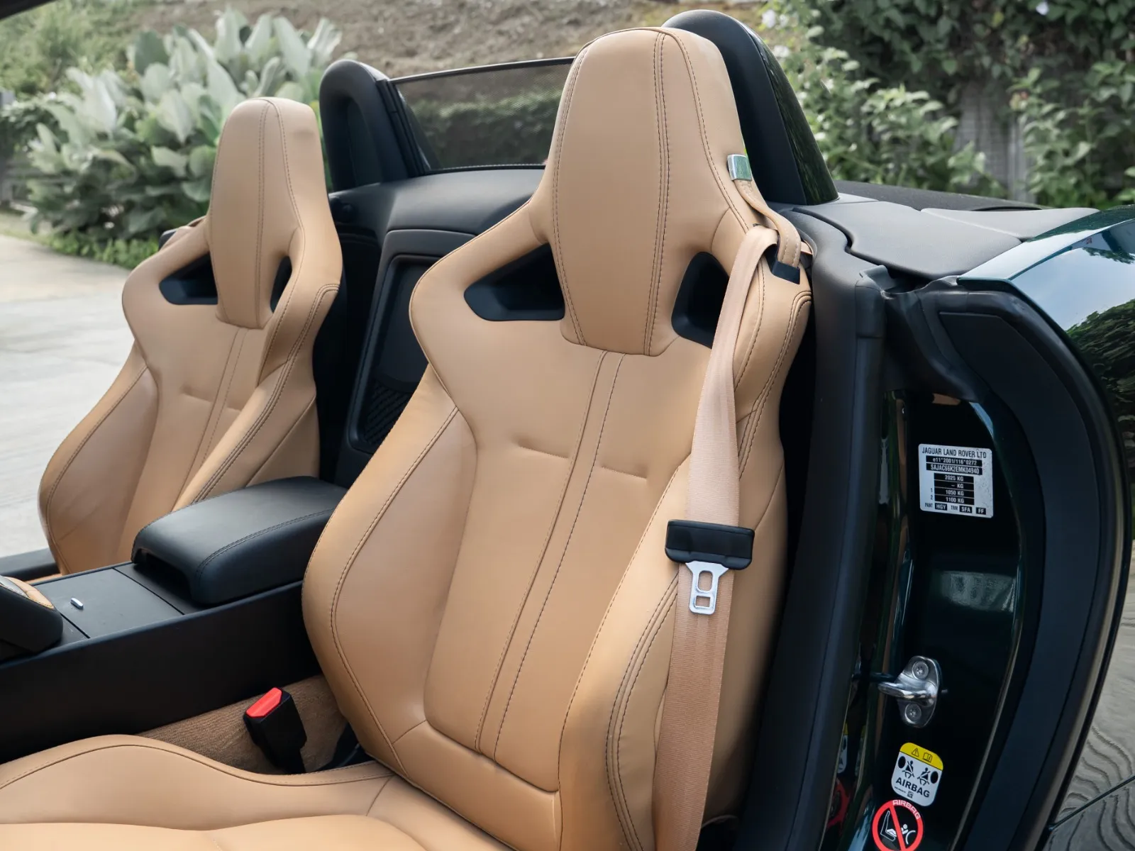 Jaguar F-Type V8S Convertible-34