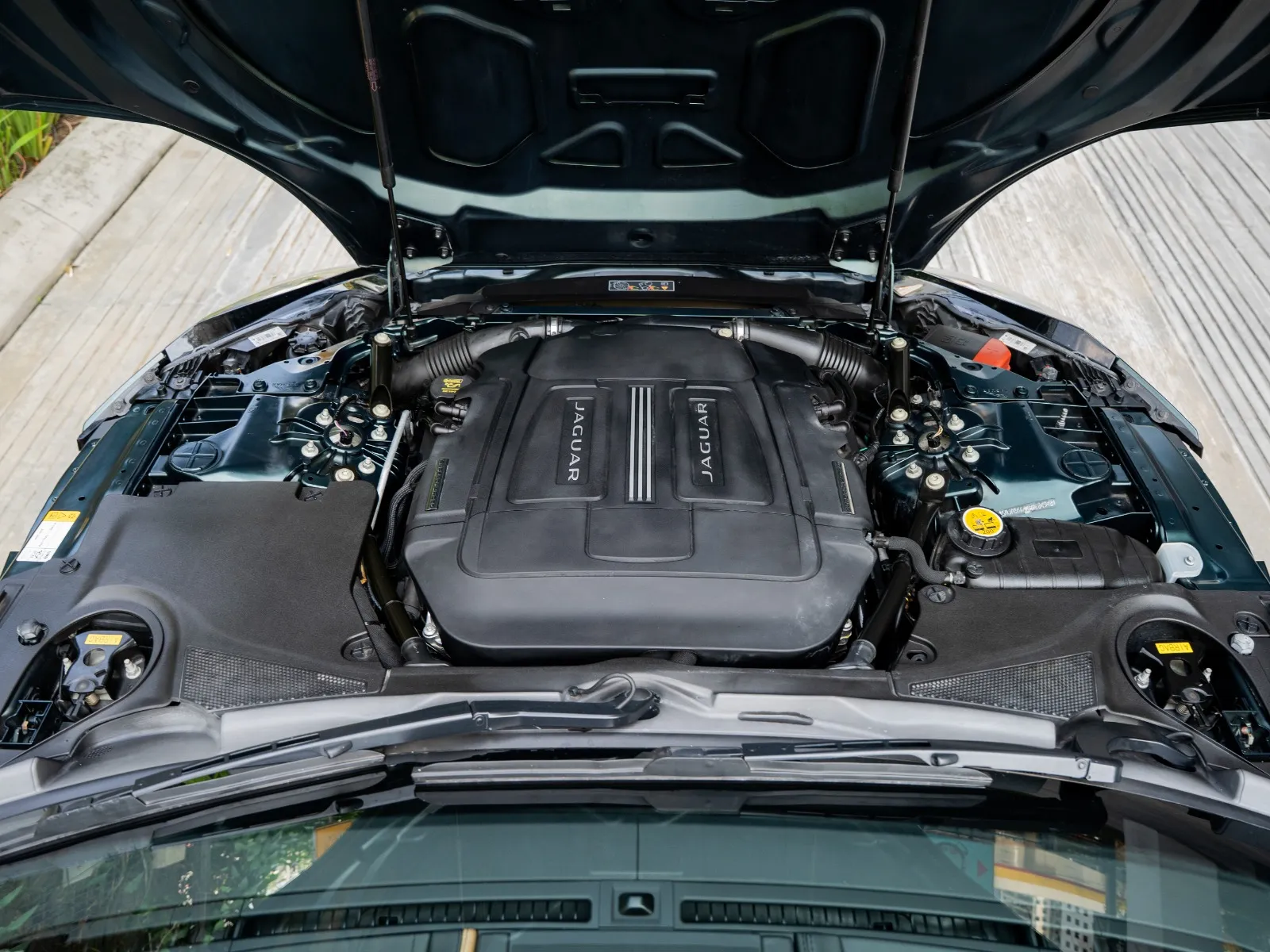 Jaguar F-Type V8S Convertible-35