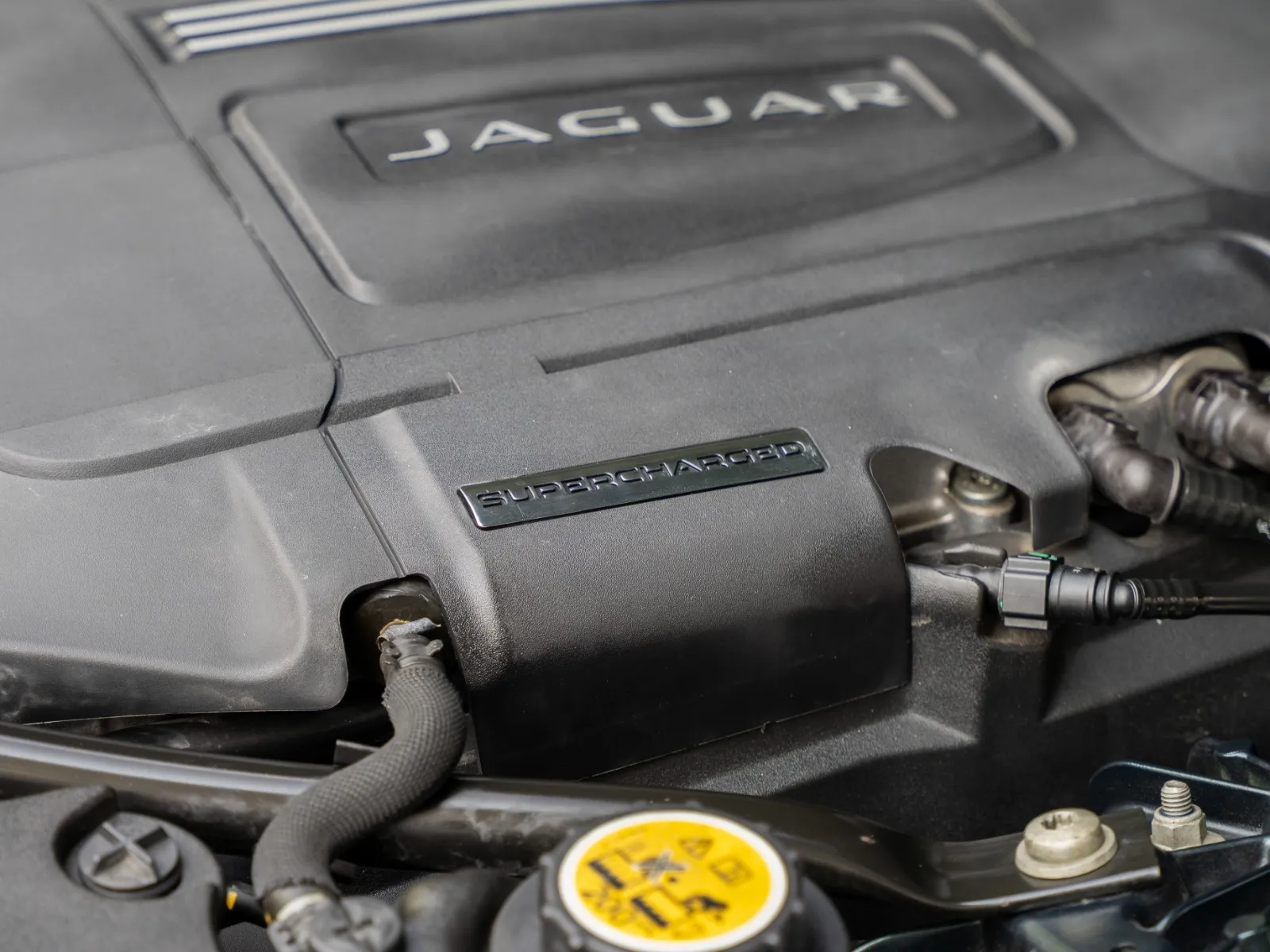 Jaguar F-Type V8S Convertible-36