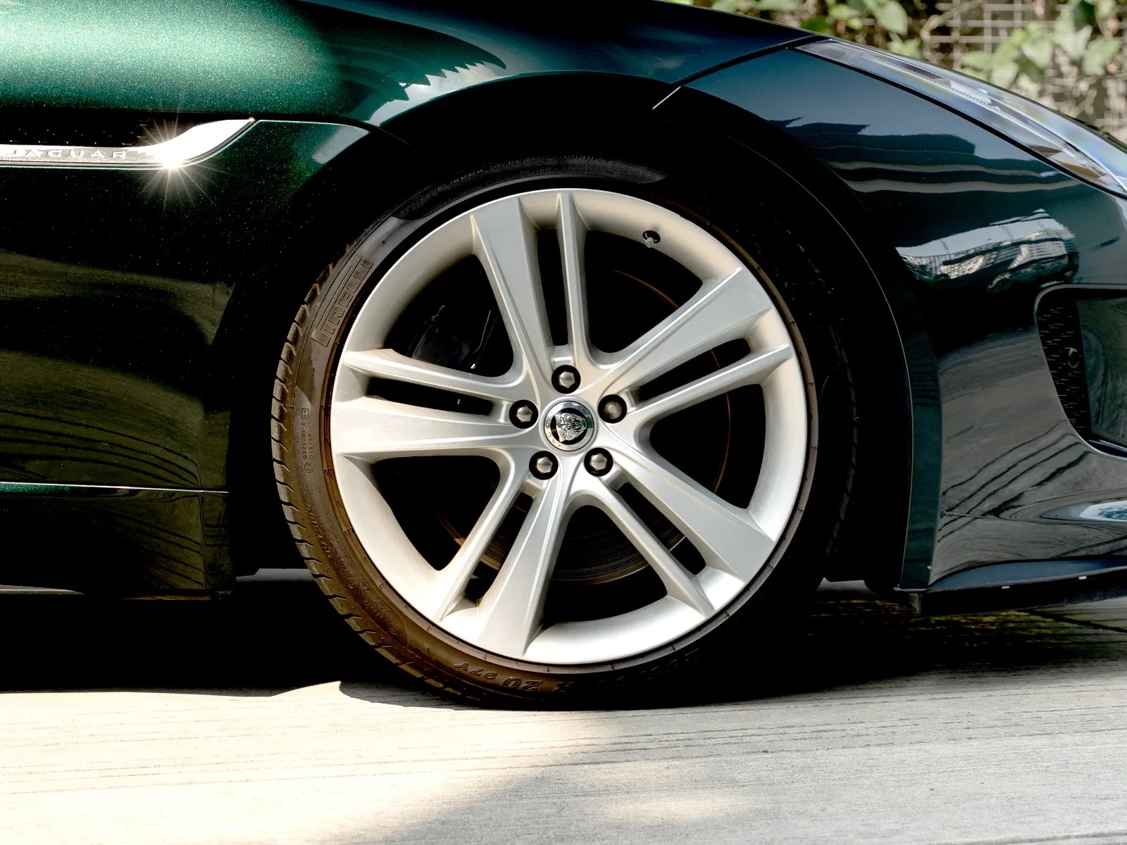 Jaguar F-Type V8S Convertible-4