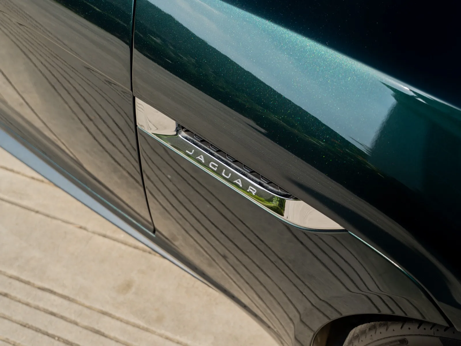 Jaguar F-Type V8S Convertible-6