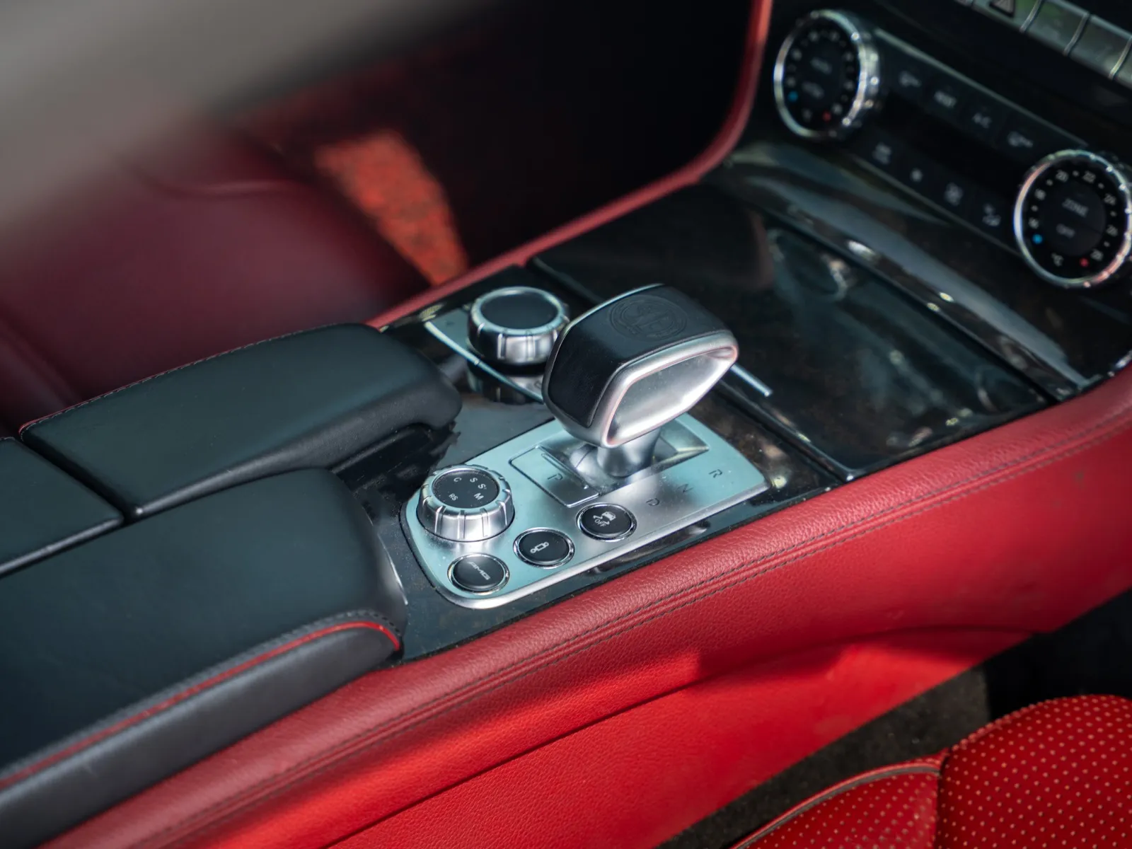 Mercedes SL63 AMG-23