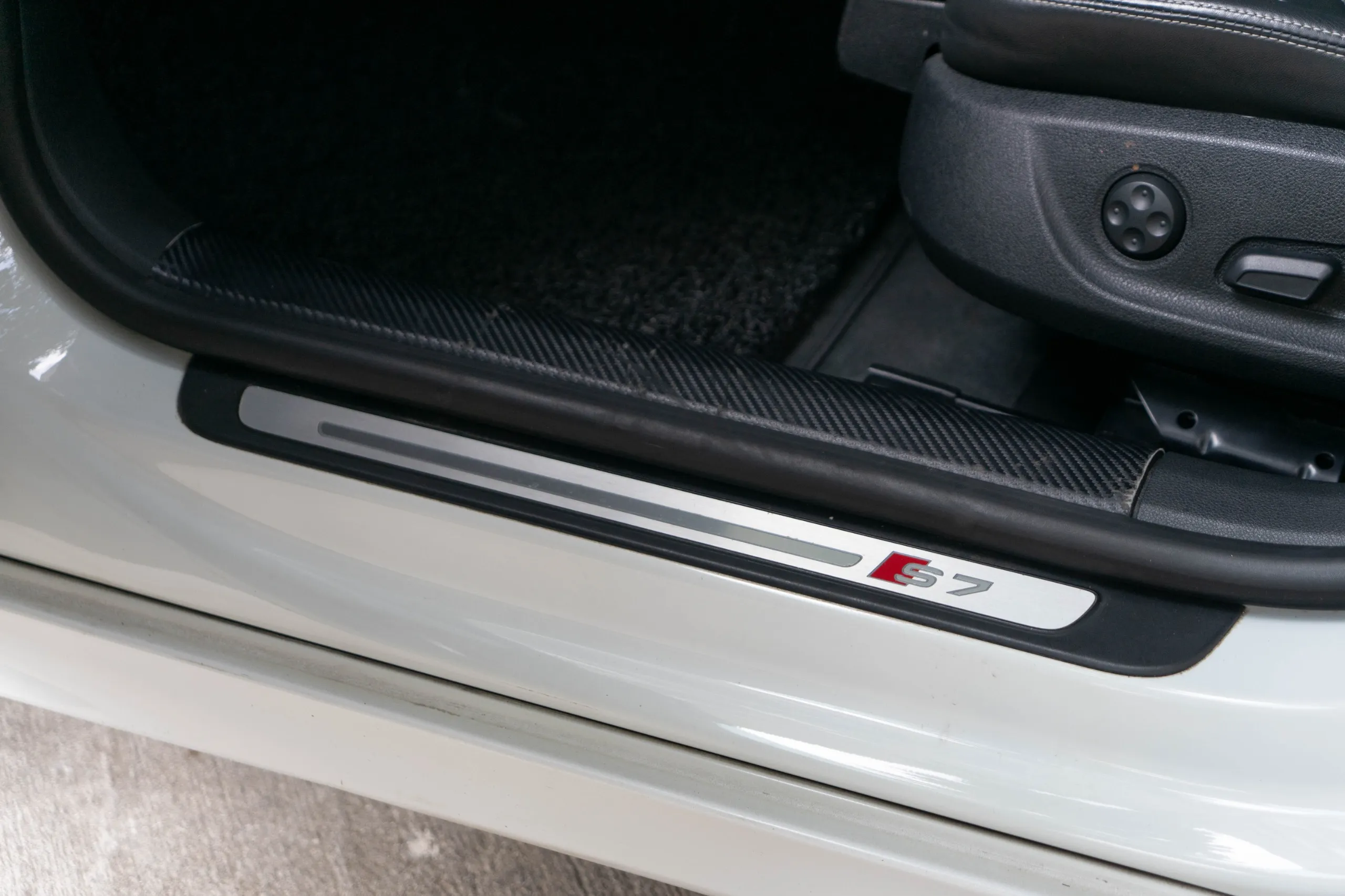 WhatsApp Image 2025-12-04 at 6.13.19 PM (1)